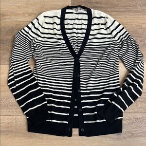 Uniqlo Black and White Cardigan Sweater V-Neck Knit